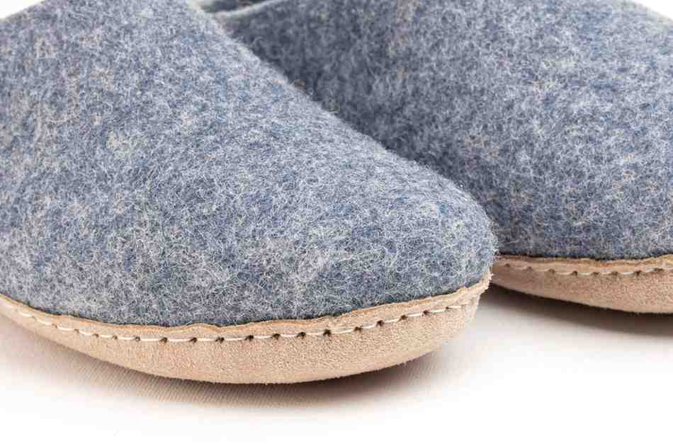 Hausschuhe mit offener Ferse und Ledersohle - Denim