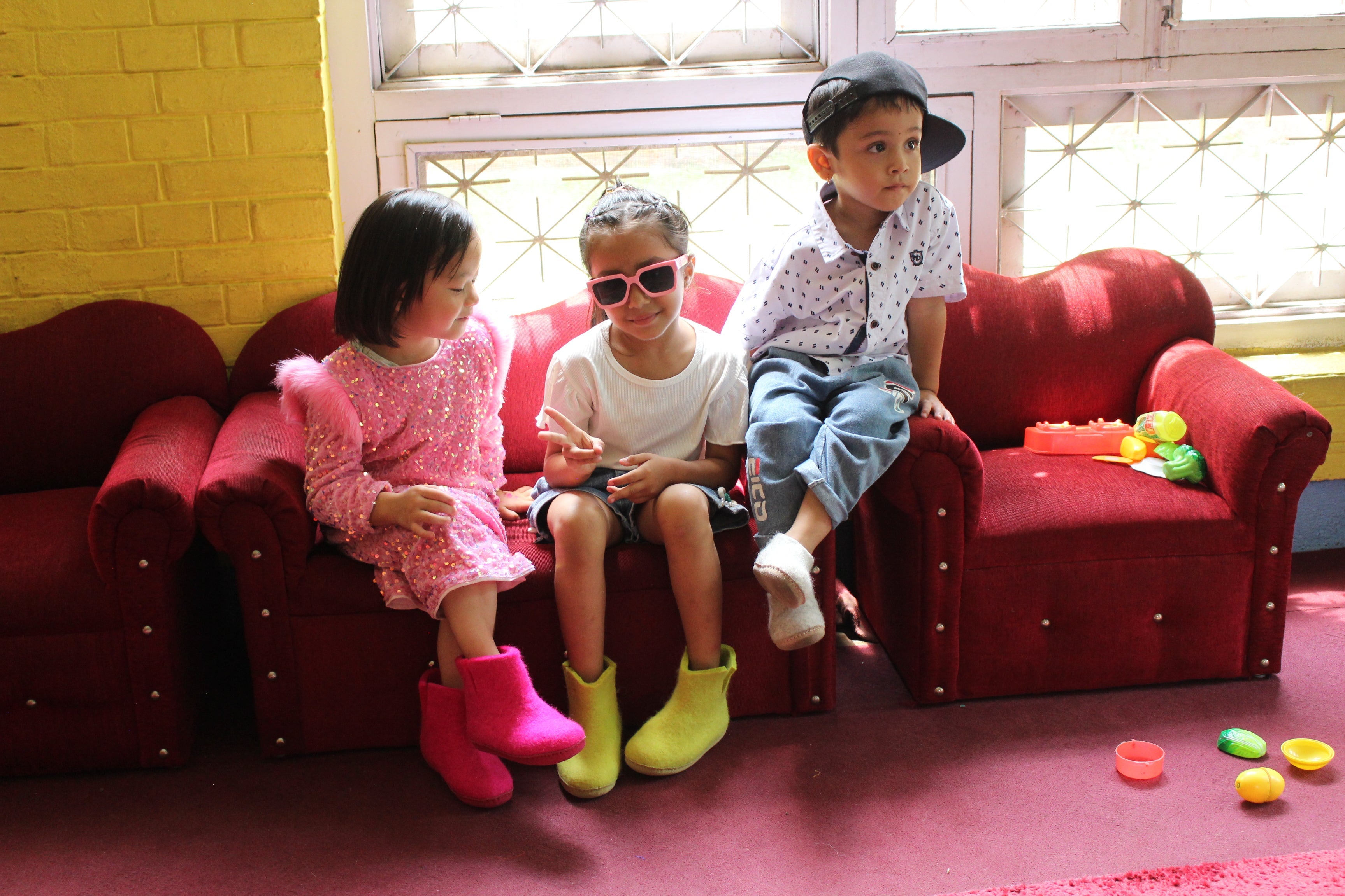 Stivaletti Da Interno Per Bambini Con Suola In Cuoio– Fucsia